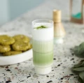 Matcha latte tradycyjna Matcha Bros.